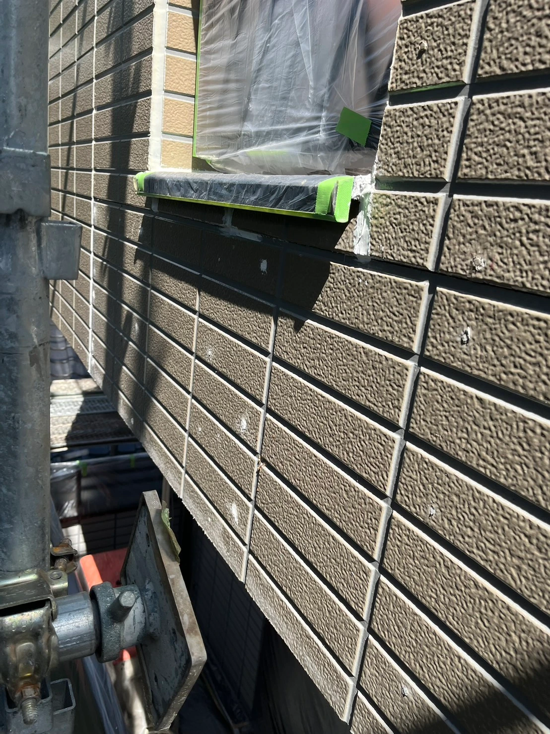 外壁クラック補修とシーリング補修後の様子