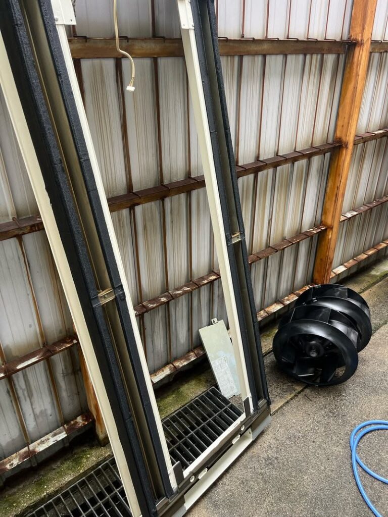 業務用エアコンのクリーニング完了後の状態